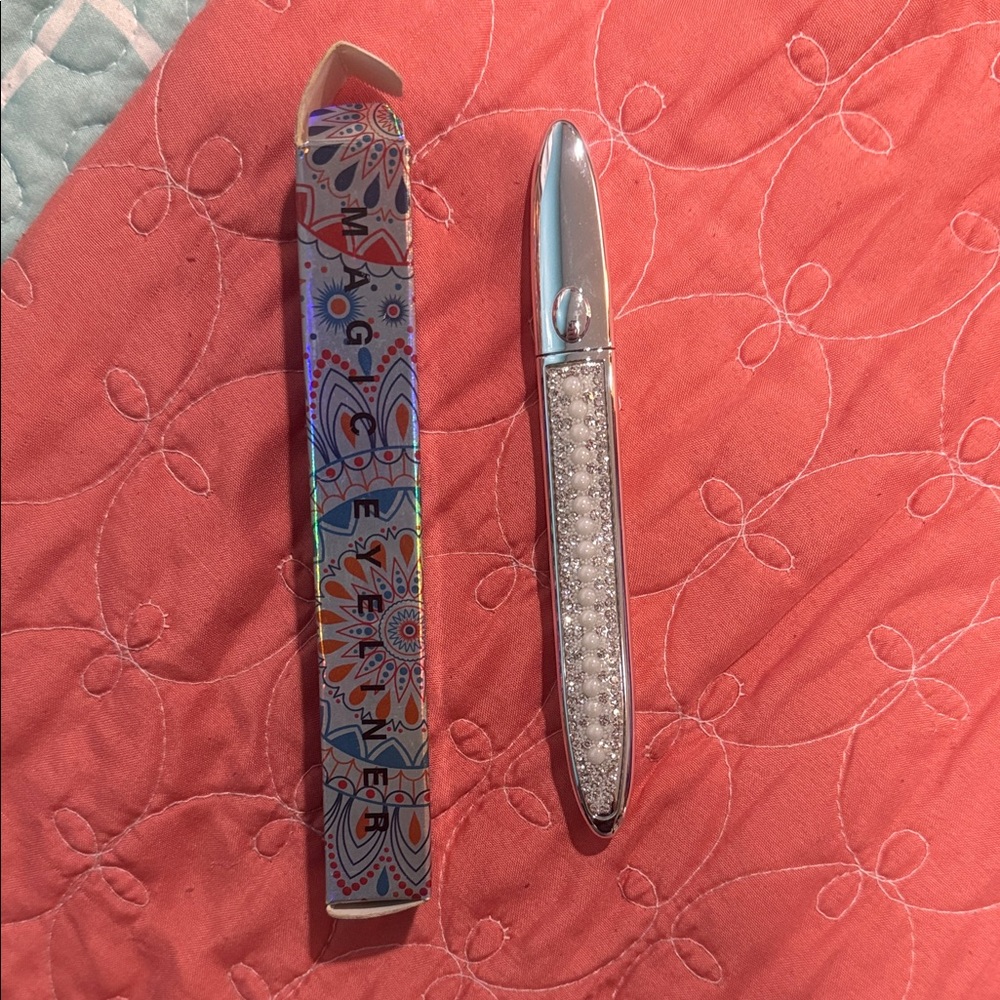 Colorful Patterned eye liner - Picture 2 of 2